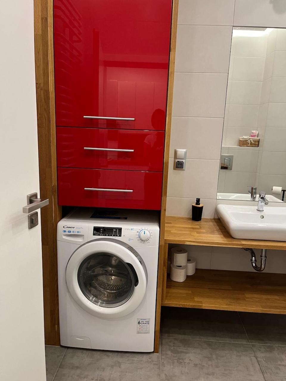 Apartamenty Wierzbowa 5 Poznan Luaran gambar